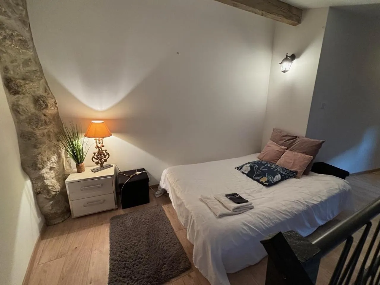 Instant En Provence Apartment Eyragues 0*,  France