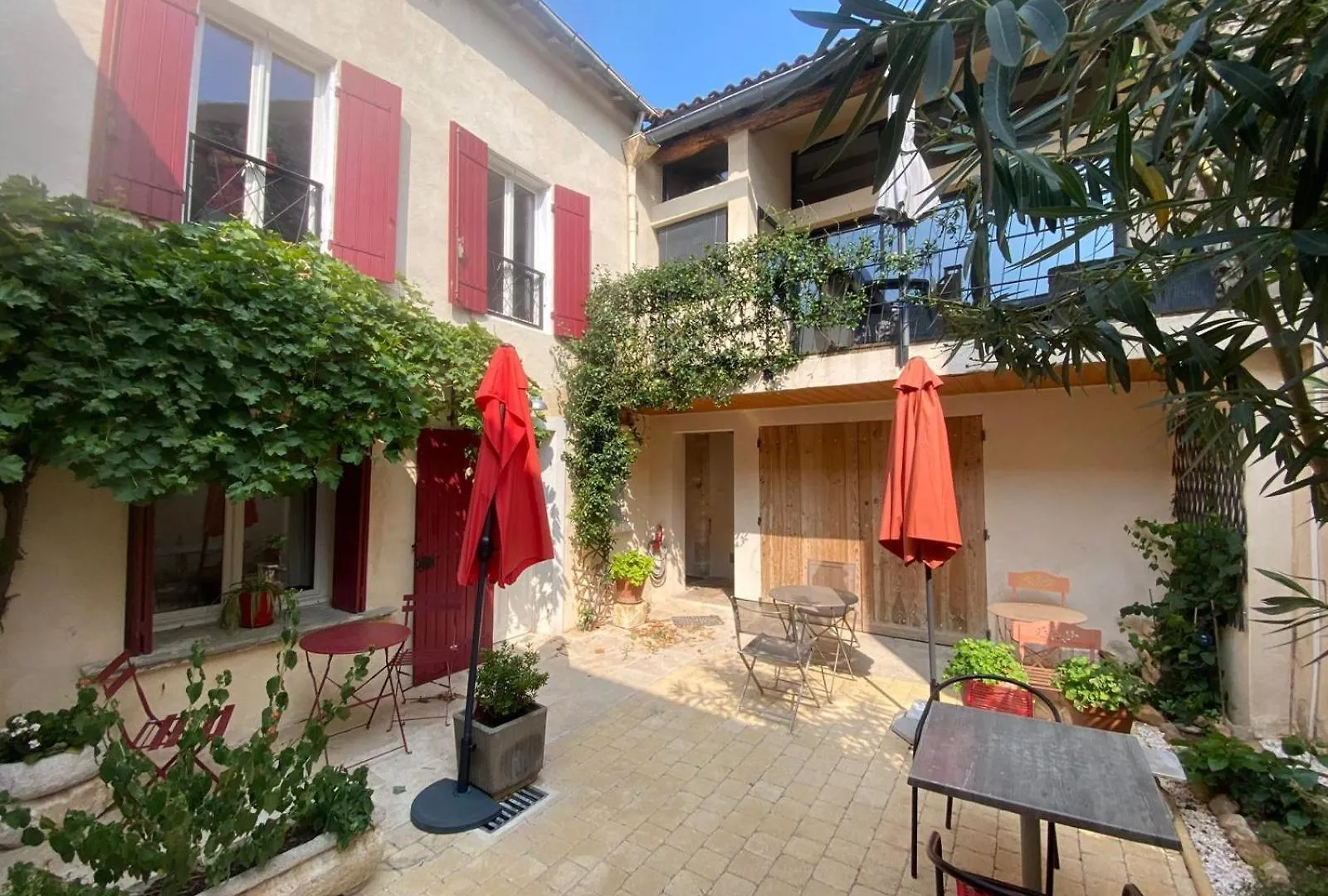Instant En Provence Apartment Eyragues 0*,  France
