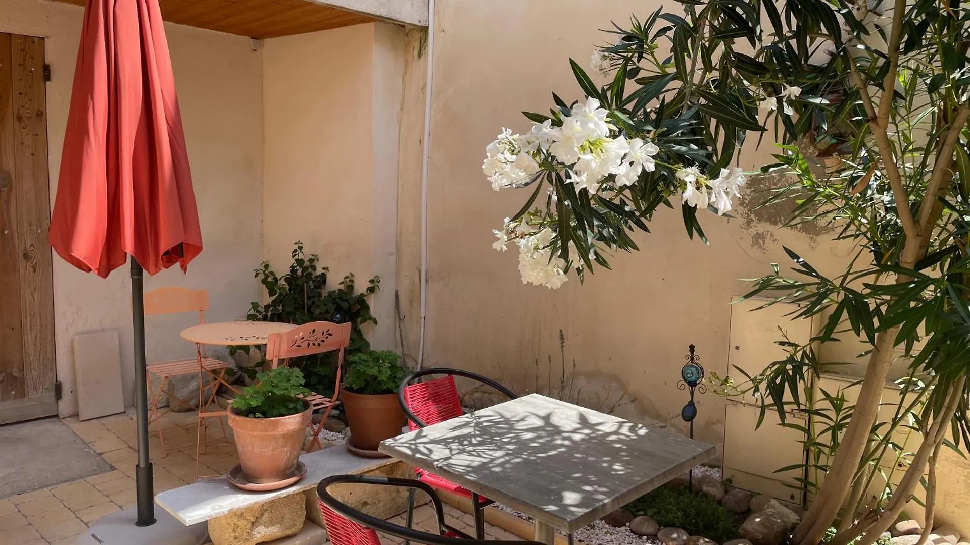 Instant En Provence Apartment Eyragues 0*,