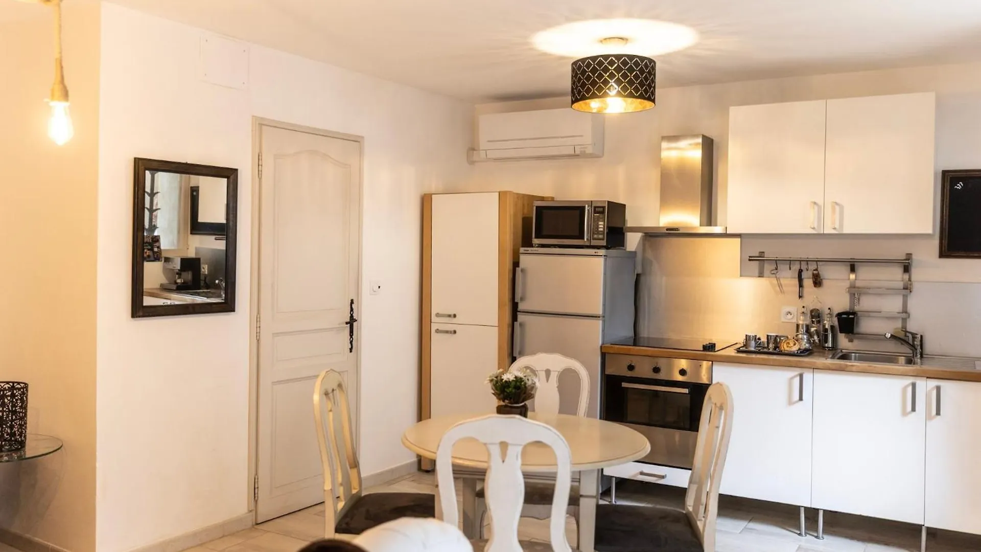 Instant En Provence Apartment Eyragues 0*,  France