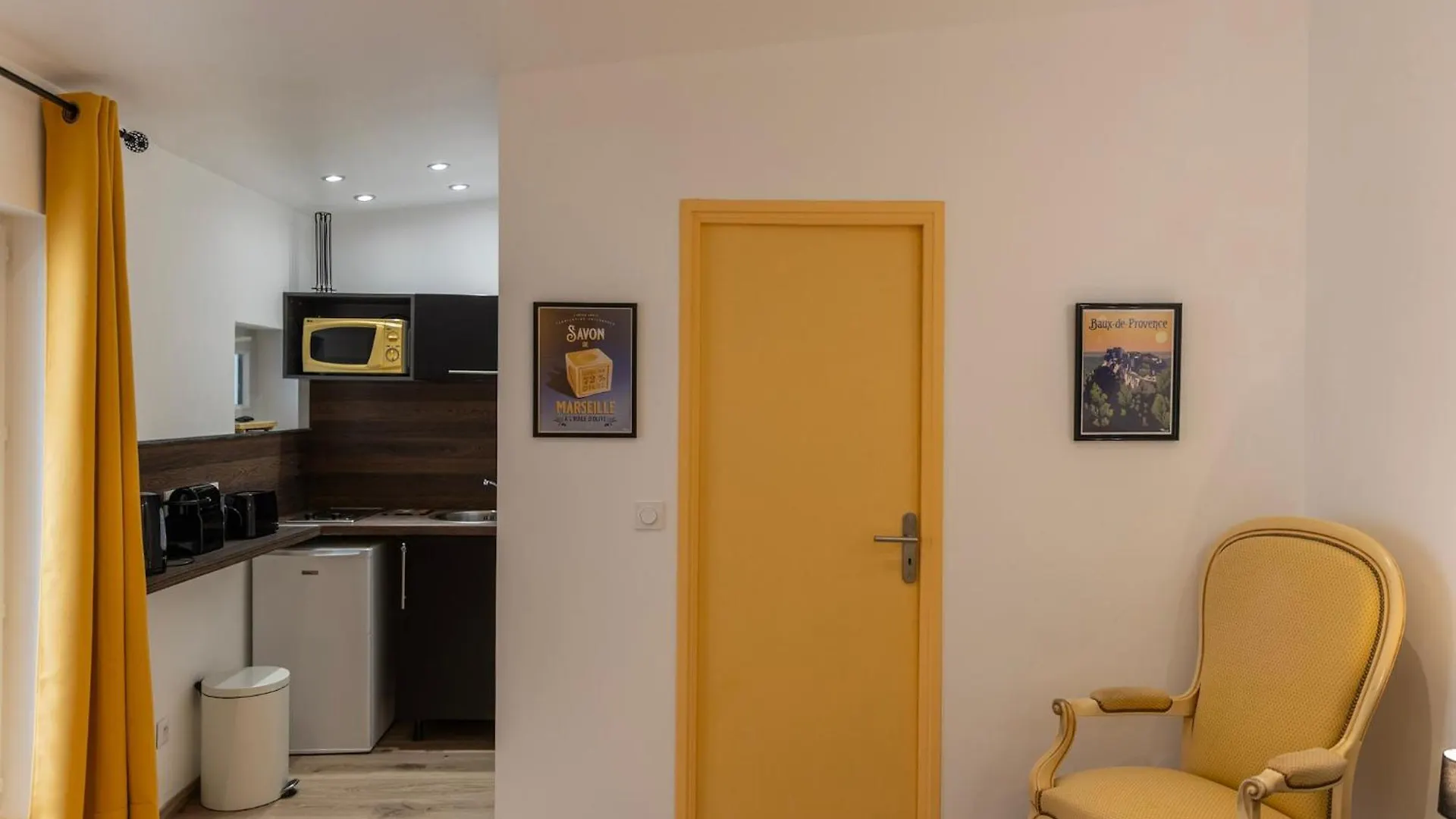 Instant En Provence Apartment Eyragues 0*,